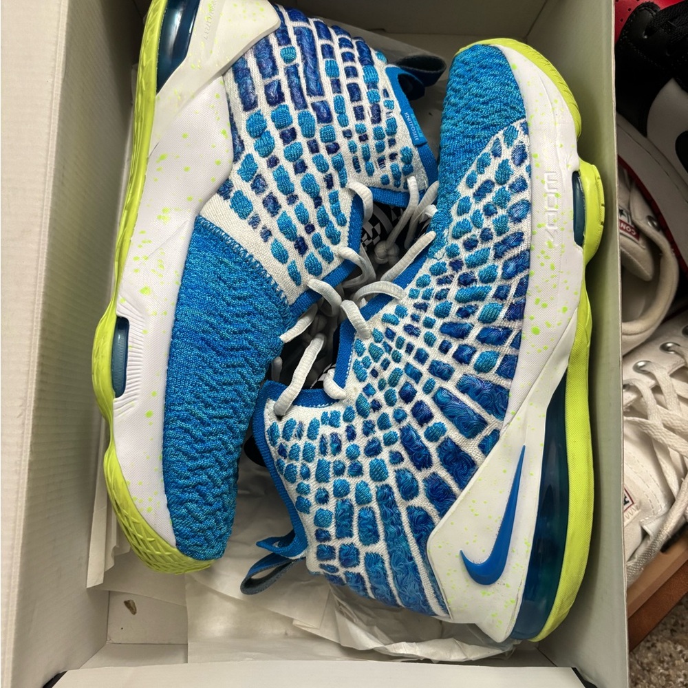 Nike Blue and White Kids Sneakers with Neon Accents